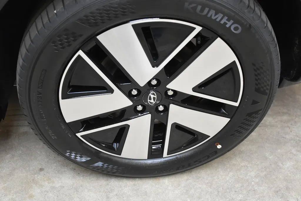 Hyundai IONIQ 9 110,3 kWh 308pk AWD Connect+ I Voorraadvoordeel!