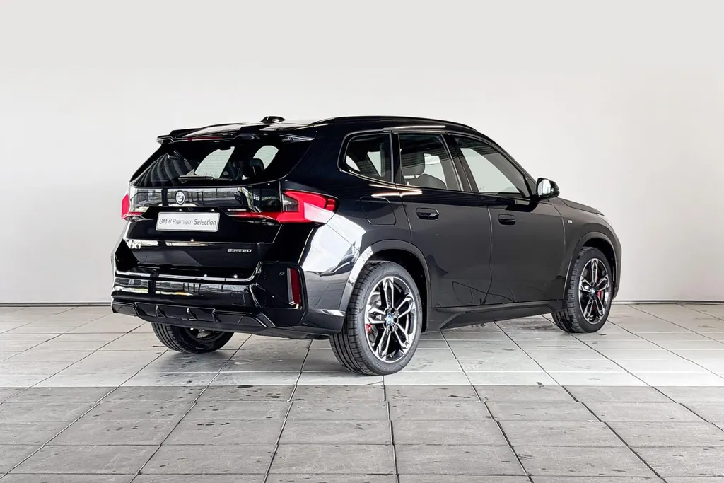 BMW iX1 eDrive20 67 kWh