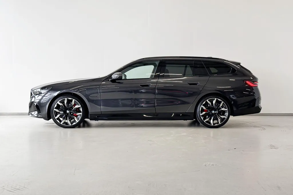 BMW 5 Serie Touring 550e xDrive Innovation Pack M Sportpakket Pro