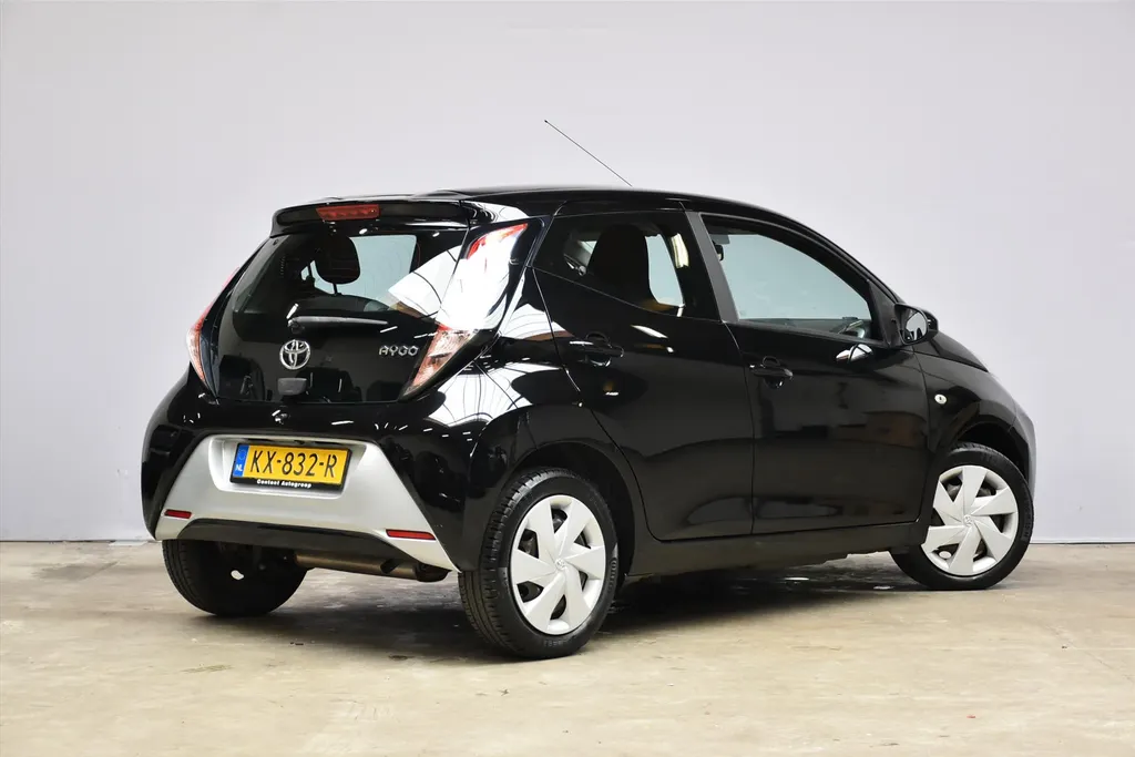 Toyota Aygo 1.0 VVT-i 69pk 5D x-play Cruise 24.000KM!