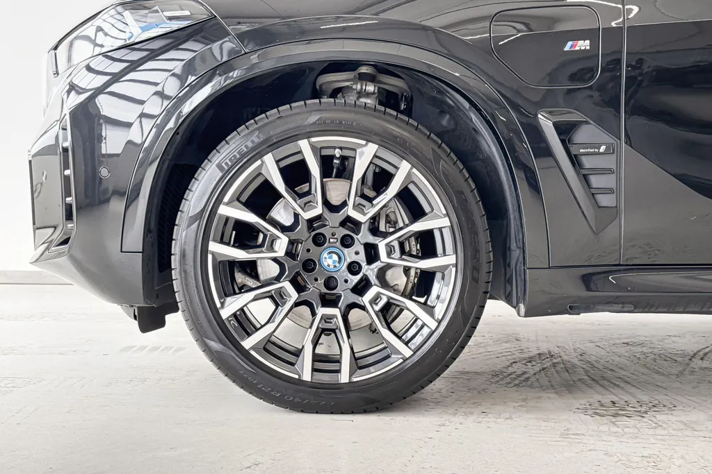BMW X5 xDrive50e Launch Edition Innovation Pack