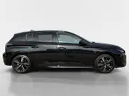 Peugeot 308 130PK PureTech GT Pack Business Automaat | Focal Audio | 360 Camera | Climate Control | Digital Cockpit | Navi | Apple CarPlay/Android Auto | Adaptive Cruise Control | Lichtmetalen Velgen | Licht & Regen Sensor |