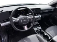 Hyundai Kona 1.6 GDI HEV Premium Sky | Schuif-kanteldak| Stoelverwarming/koeling| Lederen bekleding| Bose| Elektrische stoelen met geheugen| BOM VOL OPTIES
