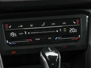 Volkswagen Tiguan 1.4 TSI eHybrid 245pk DSG Life Business · Camera · Inklap. Trekhaak · Stuur- & Stoelverwarming · Parkeerassistent · Apple/Android Car Play ·