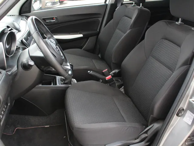 Suzuki Swift 1.2 Stijl Smart Hybrid | Navi | Cruise | Clima | Camera | Trekhaak