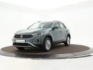 Volkswagen T-Roc 1.5 TSI 150pk DSG Life · Apple/Android Car Play · Camera · Climatronic · Navigatie · 16'' Inch ·