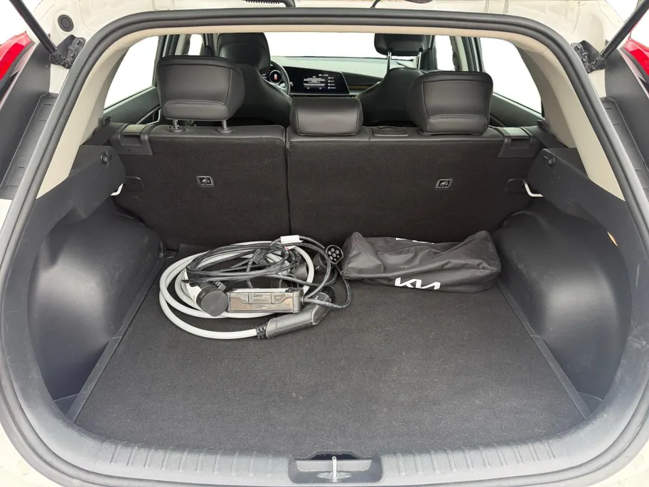 Kia Niro EV DynamicLine 64.8 kWh Dealer onderhouden | Navigatie | Carplay | Climate control | ACC |