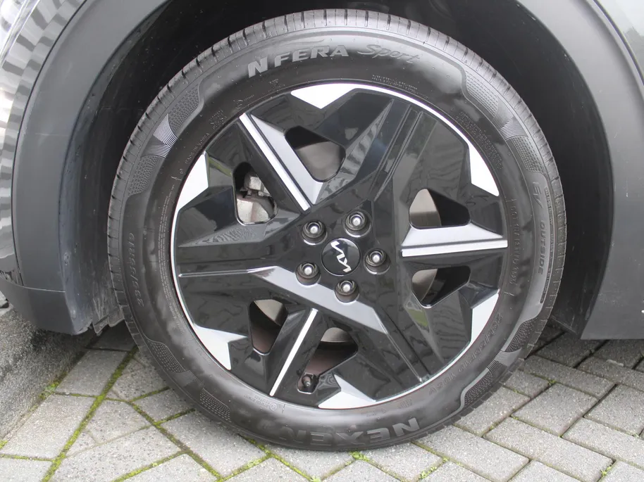 Kia EV6 Air 84 kWh | Stuur-/stoelverwarming | Camera | Cruise adapt. | Telefoonlader | Clima | Navi | 19' LM | LED | Apple Carplay/Android Auto |