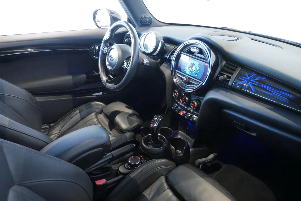 MINI 3-Deurs 2.0 Cooper S Knightsbridge Edition *Automaat*Navigatie*Parkeersensoren*Climate Control*Schuif/Kanteldak*Stoelverwarming*Harman Kardon Audio*Lederen interieur*Vol opties!