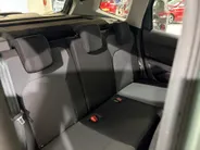 Dacia Duster 150PK TCe Extreme Automaat | Navigatie | Apple Carplay/Android Auto | Cruise Control | Climate Control | Lichtmetalen Velgen | Dodehoek detectie | Licht & Regen Sensor |