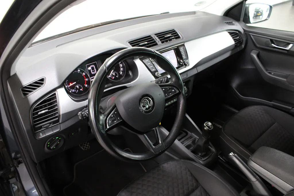 Škoda Fabia Combi 1.0 TSI Drive / Navigatie / Parkeersensoren /