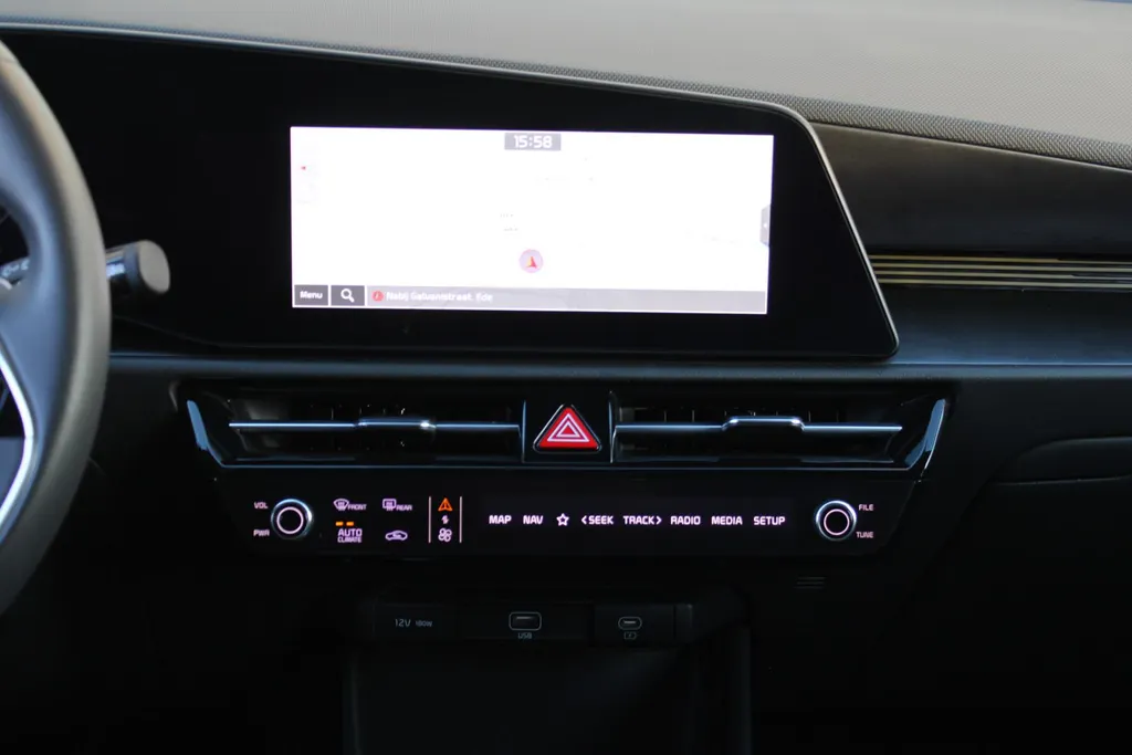 Kia Niro EV DynamicPlusLine 64.8 kWh | Airco | Navi | Camera | Cruise | 17' LM | PDC |
