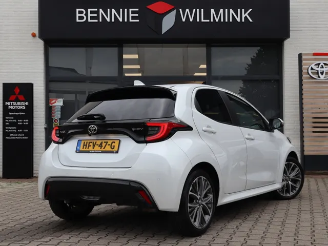 Toyota Yaris 1.5 Hybrid 130 Executive JBL | Head-up | Stuur en stoelverwarming VERKOCHT