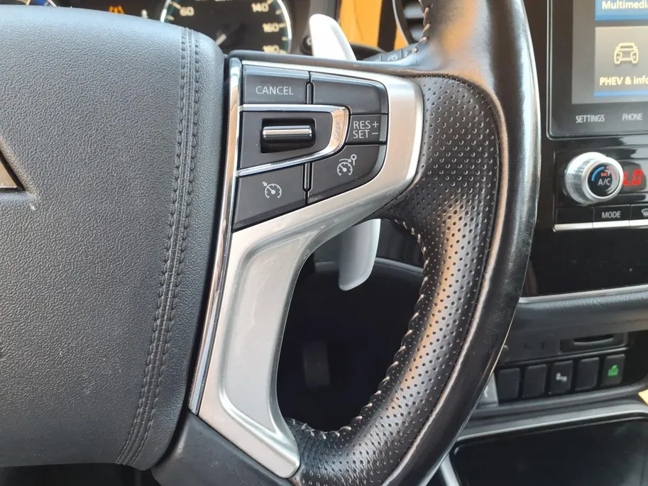 Mitsubishi Outlander 2.4 PHEV Pure Automaat | Airco/Ecc | Android/Apple carplay | Trekhak | PDC/Camera | Stoel verwaring | 1 jaar garantie