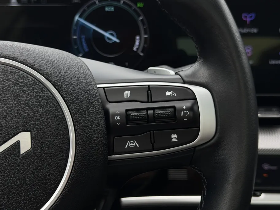 Kia Sportage 1.6 T-GDi Hybrid GT-PlusLine | Apple Carplay/ Android Auto | Navigatiesysteem | Licht + Regensensor | Stoelverwarming + Stoelkoeling | Stuurverwarming | Elektrisch Verstelbare Voorstoelen | Geheugen op Bestuurdersstoel | Elektrisch Schuif / Kanteldak | El
