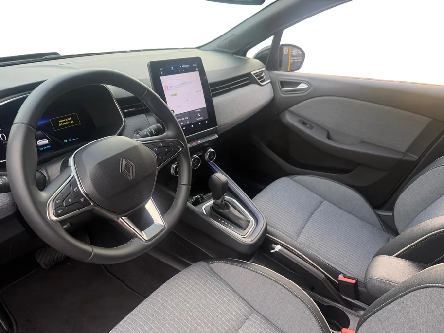 Renault Clio 145PK E-Tech Full Hybrid Techno Automaat | 9,3' Navi | Climate Control | Camera | Parkeersensoren | Apple CarPlay/Android Auto | Digital Cockpit | Cruise Control | Full LED | Lichtmetalen Velgen |