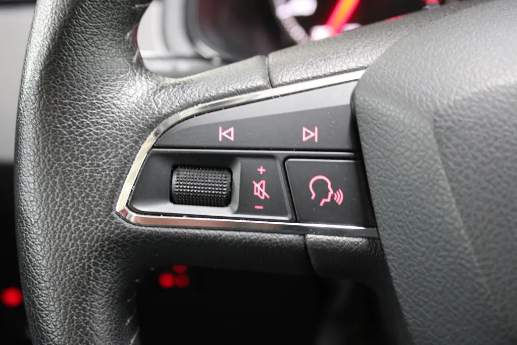 SEAT Ibiza 1.0 TSI Style / Apple carplay / Android auto / Trekhaak / Airco /