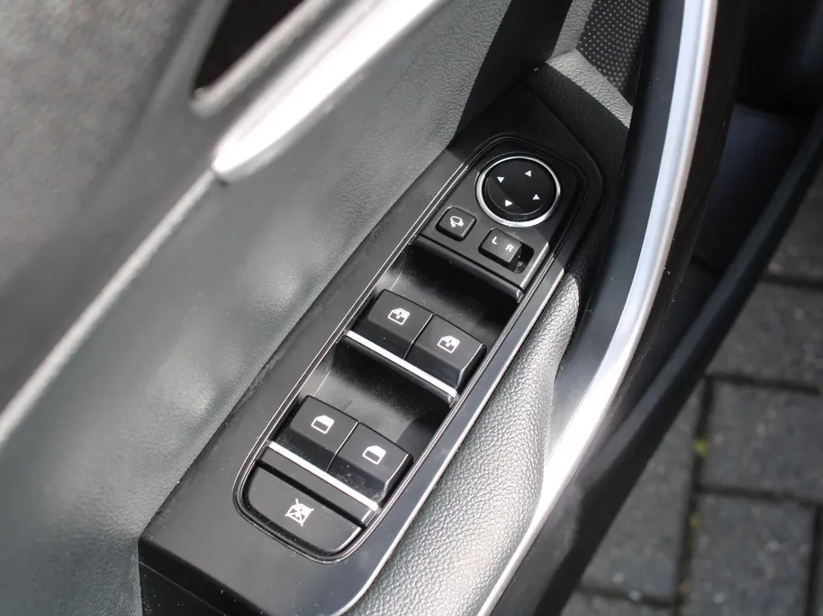 Kia Ceed 1.5 T-GDi DCT7 DynamicPlusLine | BTW Auto | Automaat | Keyless | Stoel verwarming | Navi | Camera | Adap. Cruise |