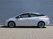 Toyota Prius 1.8 Executive | Trekhaak | Stoelverwarming | Camera | Leer | Dodehoek detectie | JBL audio | HUD | 17” LM | Navi | LED | Cruise adapt. | Incl. winterset |