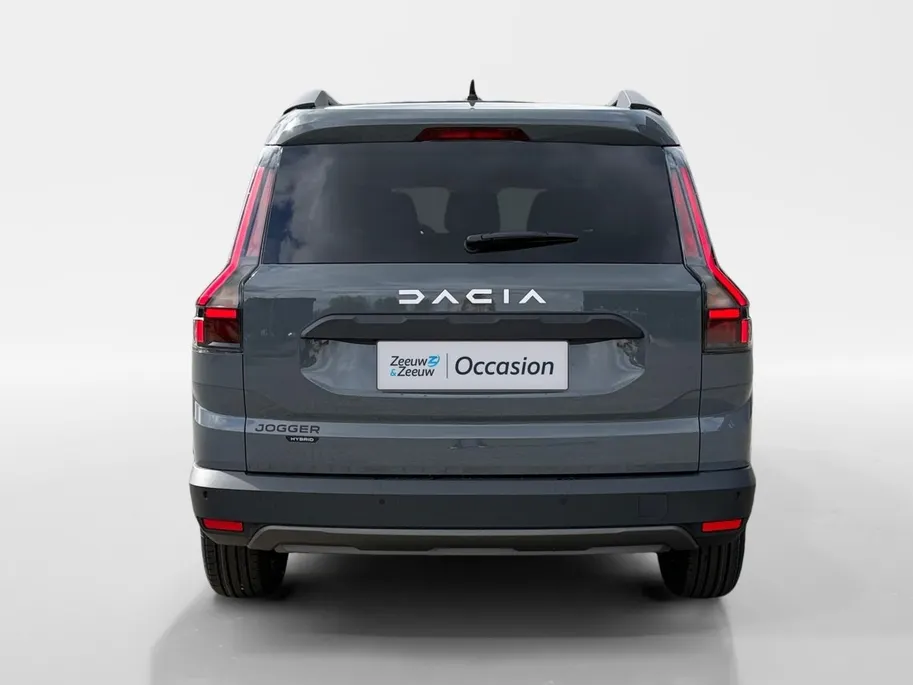 Dacia Jogger 155PK Hybrid Expression 7p. Automaat | DEMO | 7 Zitplaatsen | Camera | Parkeersensoren | Apple CarPlay/Android Auto | Cruise Control | Climate Control | Digital Cockpit | Armsteun | Licht & Regen Sensor |