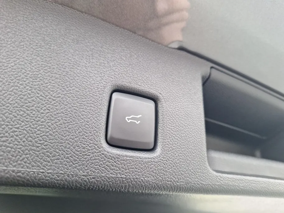 Ford Kuga 2.5 PHEV ST-Line X | Black Pack | Winterpack | Matrix Ledkoplampen | El. Trekhaak | Adaptive cruisecontrol | El. Achterklep | 360Camera | B&O Audio | El. Vest. voorstoelen | Full Led | BLIS |