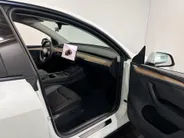 Tesla Model Y 351PK Long Range AWD 75 kWh Automaat | SOH-Waarde 93% | 1e eigenaar | Panoramadak | Basic Autopilot | 360 Camera | Stoelverwarming | Leder | Elektrische Achterklep | Elektrische Stoelen | Full LED |