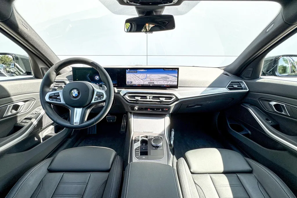 BMW 3 Serie Sedan 318i M-Sport