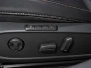 CUPRA Leon Sportstourer 1.4 e-Hybrid 245pk VZ Performance · Panoramadak · Lederen bekleding · Camera · Apple/Android Car Play · Stoel & Stuurwiel verwarming · Elektrische stoelverstelling ·