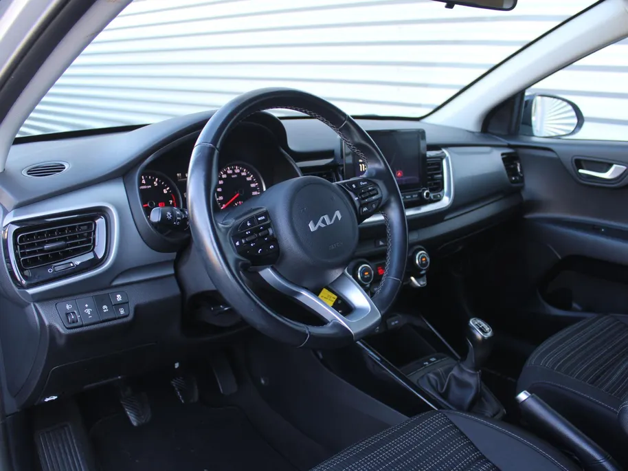 Kia Stonic 1.0 T-GDi MHEV DynamicLine | Navi | Clima | Cruise | Camera | 15' LM | Parkeersensor achter |