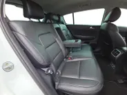 Kia Sportage 1.6 GDI DynamicLine | Dealer Onderhouden | Stoelverwarming voor en achter | camera | Navigatie | Cruise Control | LM Velgen 17' | Lader | 12 Maanden BOVAG Garantie |
