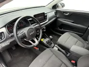 Kia Stonic 1.0 T-GDi MHEV DynamicPlusLine | Zeer nette auto | Navigatie | Apple CarPlay & Android Auto | Trekhaak | Achteruitrijcamera |