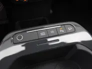 Kia EV5 GT-PlusLine 81.4 kWh | Schuifdak | Stuur-/stoelverwarming + ventilatie | Warmtepomp | 360 Camera | Geheugenstoel | Leer | HUD | LED | 19' LM |