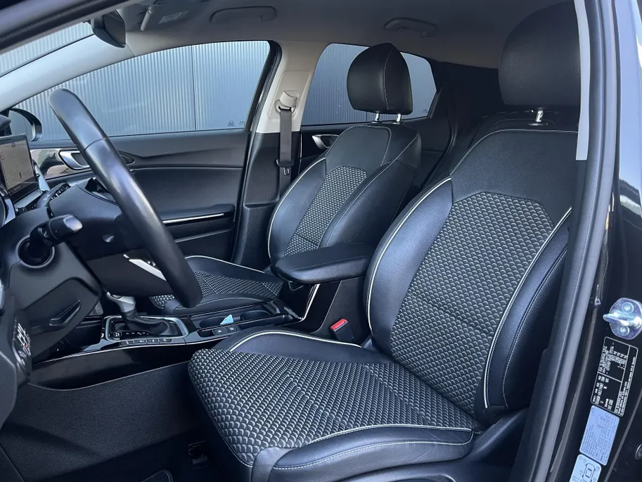 Kia XCeed 1.5 T-GDi DynamicPlusLine | Automaat | Camera | Navi | Stoel/-Stuurverwarming | El. Achterklep | Adaptieve Cruise | Keyless Entry/Go |