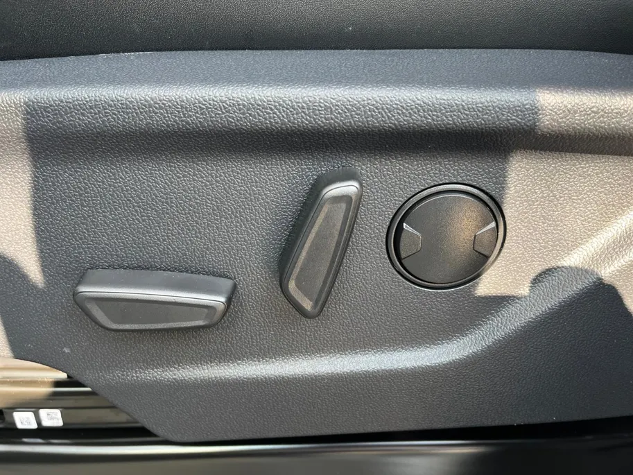 Ford E-Transit Custom 320 L2H1 MS/RT 71 kWh Dubbele Cabine 286 pk | NIEUW TE BESTELLEN | MS/RT Sports Pack | 19' LM velgen | Achterspoiler | Lederen bekleding - Financial Lease - 0,99% rente