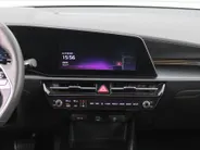 Kia Niro EV Edition 64.8 kWh | Stuur-/stoelverwarming | Camera | Cruise adapt. | Navi | 17' LM | Clima |