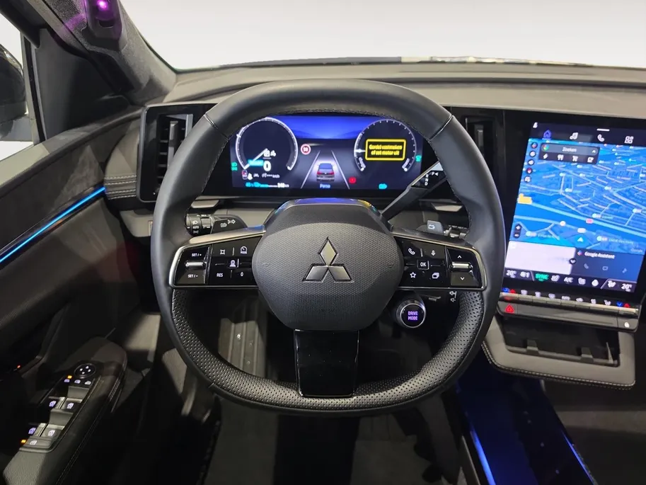 Mitsubishi Eclipse Cross Instyle 87 kWh Lederen bekleding | 360 camera | Stoel-/ stuurverwarming | Carplay / Android Auto | Panoramadak |