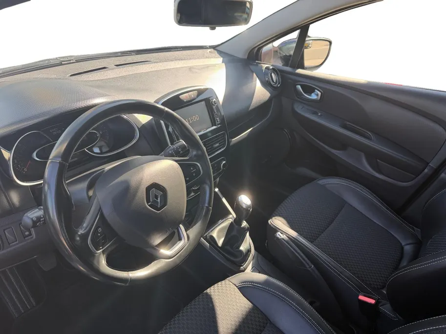 Renault Clio 0.9 TCe Intens | Bluetooth | Cruise & Climate Control | Parkeersensoren | Navigatie | LMV | Onderhoudshistorie | 12 Maanden BOVAG Garantie