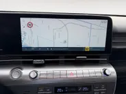 Hyundai Kona 1.6 GDI HEV Premium Sky | Schuif-kanteldak| Stoelverwarming/koeling| Lederen bekleding| Bose| Elektrische stoelen met geheugen| BOM VOL OPTIES