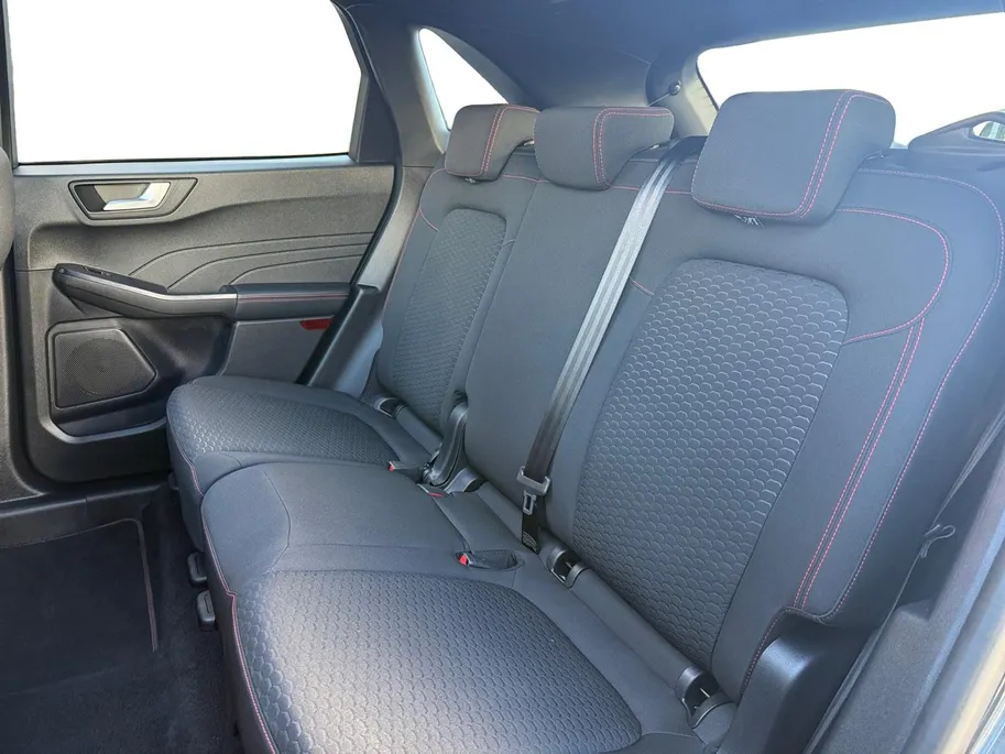 Ford Kuga 2.5 PHEV ST-Line | NL Auto | Panoramadak | Elektrische Trekhaak | Winter Pack | Apple Carplay & Android Auto |
