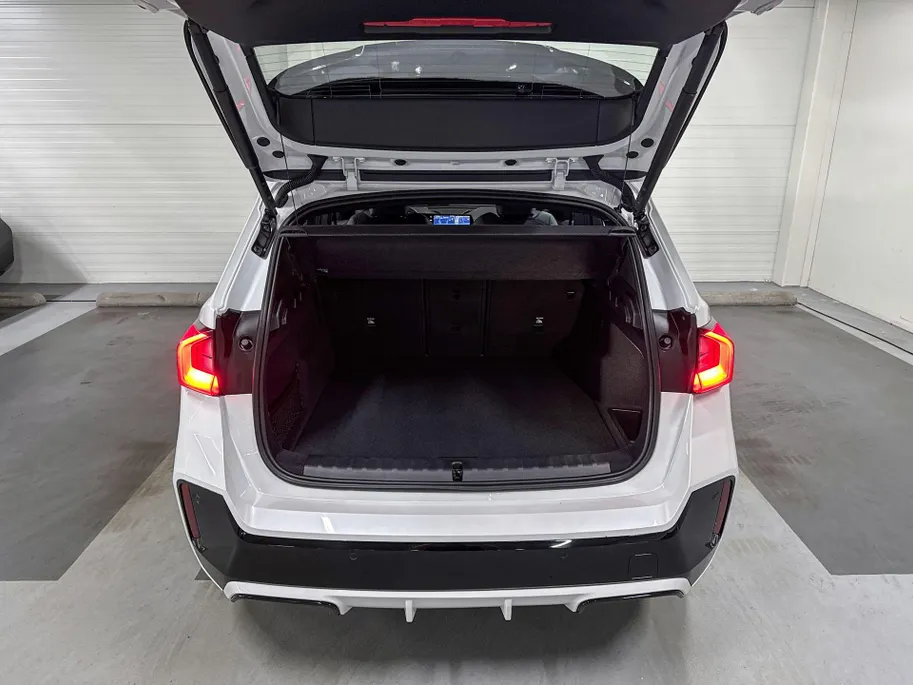 BMW iX1 xDrive30 Launch Edition