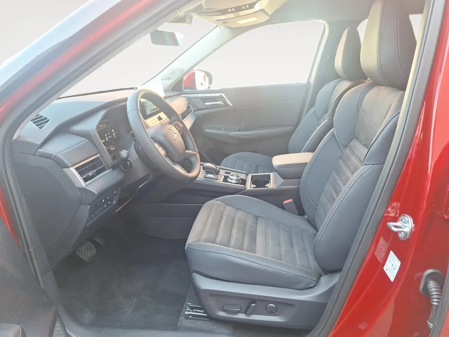 Mitsubishi Outlander 2.4 PHEV Limited Edition Zeer Complete uitvoering| 8 jaar garantie| Snel leverbaar | Totaalprijs op is op.