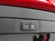 Audi A5 Avant 2.0 367pk S-tronic -e-hybrid Quattro S edition · 360 Camera · Wegklapbare Trekhaak · Apple/Android Car Play · Elek. Voorstoel · 19'' Inch · Garantie t/m 26-11-2030 of 100.000km