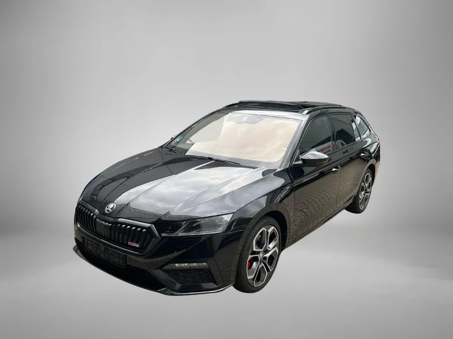 Škoda Octavia Combi 1.4 TSI 245pk DSG RS iV PHEV Business · Panoramadak · Camera · Wegklapbare Trekhaak · Stoelverwarming voor+achter · 19'' Inch ·