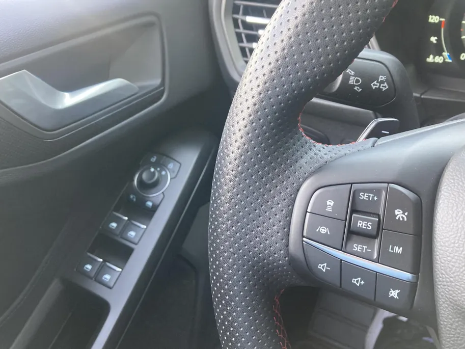 Ford Focus 1.0 EcoBoost Hybrid 155pk Automaat ST Line X Wagon Navigatie - Apple Carplay/ Android Auto - Winter Pack - Driver Assistance Pack