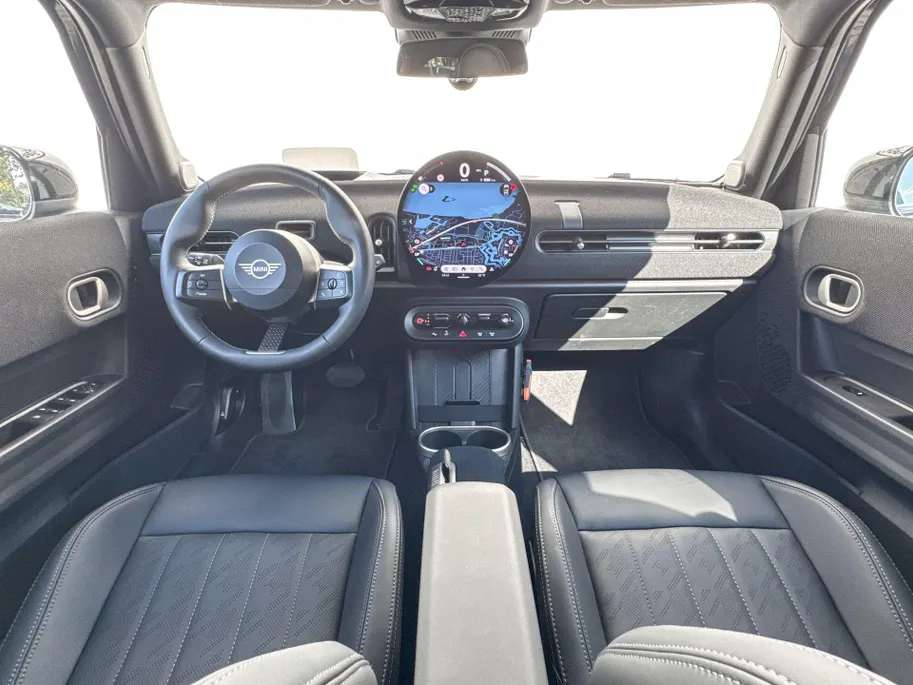 MINI Cooper 5-deurs 1.5 Cooper C Favoured M