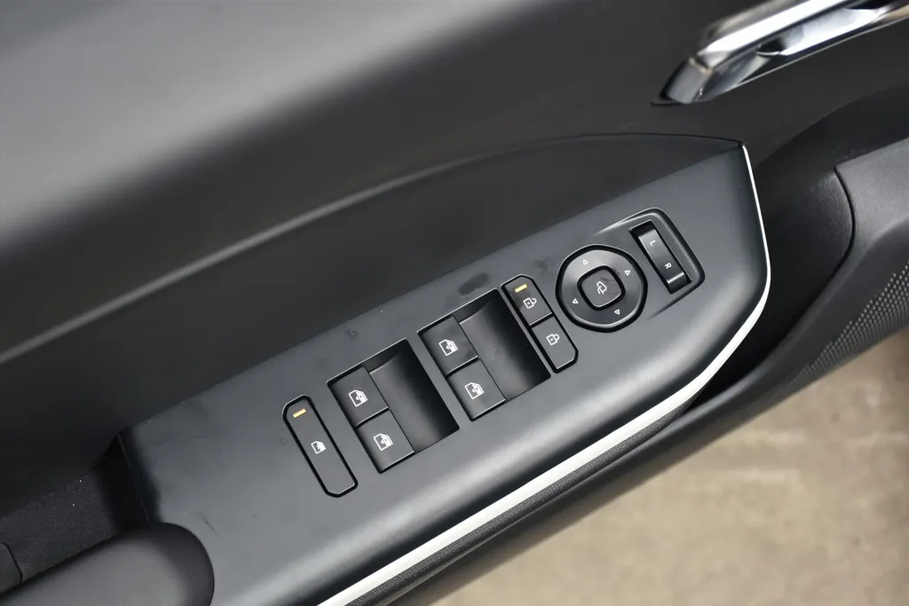 Kia K4 1.0 T-GDi MHEV 115pk DCT7 GT-Line Launch Edition (schuifdak)