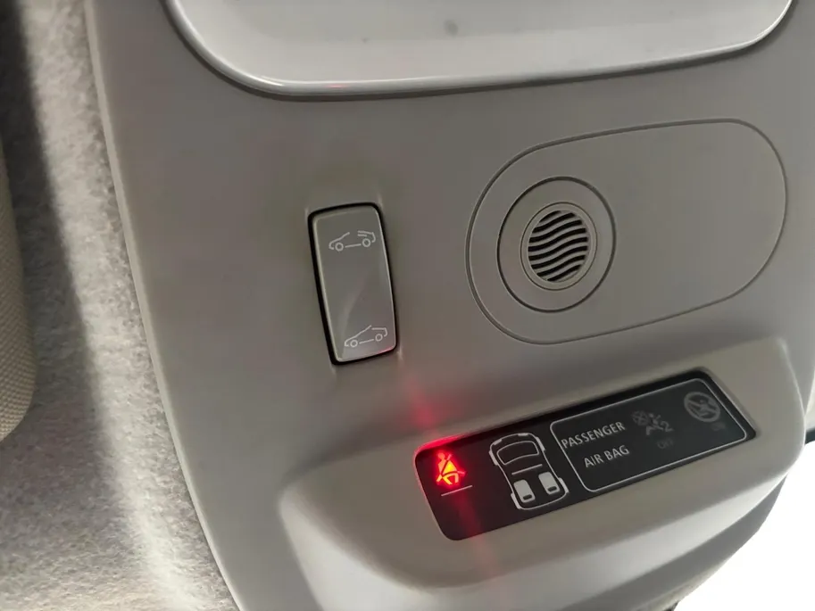 Renault Twingo Z.E. R80 Intens AUTOMAAT NAVI AIRCO CAMERA APPLE CARPLAY ANDROID AUTO CABRIO VOUWDAK LM VELGEN HOGE INSTAP STOELVERWARMING ZEER MOOIE AUTO DEALER ONDERHOUDEN