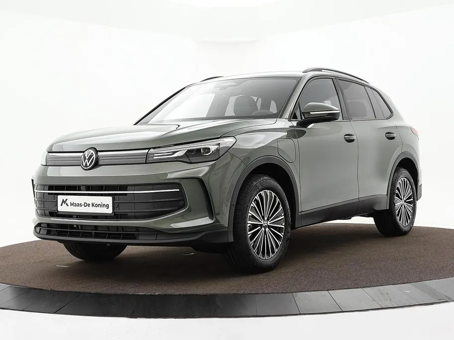 Volkswagen Tiguan Limited Edition 1.5 eHybrid 204 PK 6 versn. DSG · Design Pakket Dark · Trekhaak inklapbaar, met elektrische ontgrendeling, incl. aanhangermanoeuvreerhulp Trailer Assist · Voorraad OUTLET · Prijs is inclusief inruilpremie ·