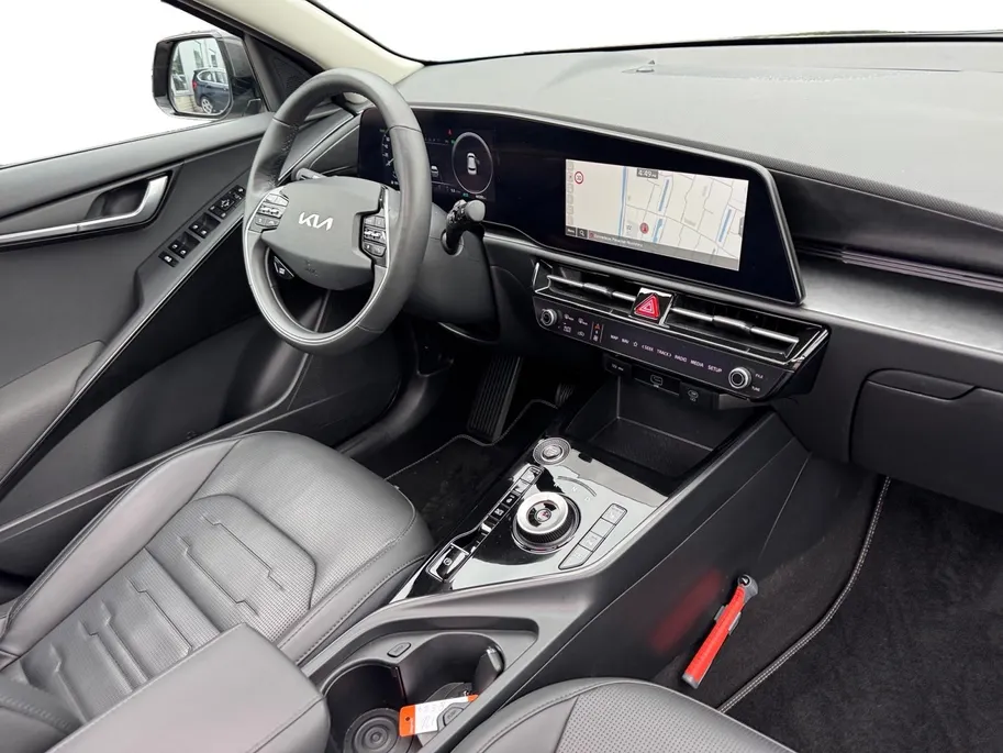 Kia Niro 1.6 GDi Hybrid DynamicPlusLine | Head up display | Elektrische achterklep | Stoel-en stuurverwarming | Lederen bekleding | Schuif/kantel dak | Parkeersensoren v +a