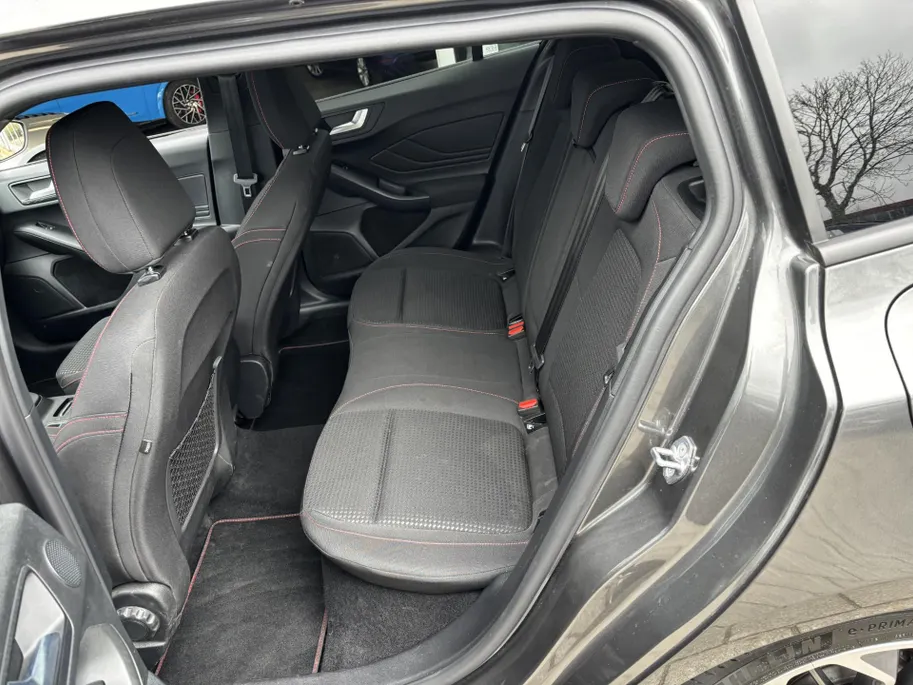 Ford Focus Wagon 1.0 EcoBoost Hybrid ST Line X